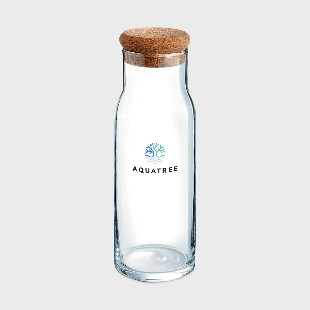 Carafe avec un bouchon en liège